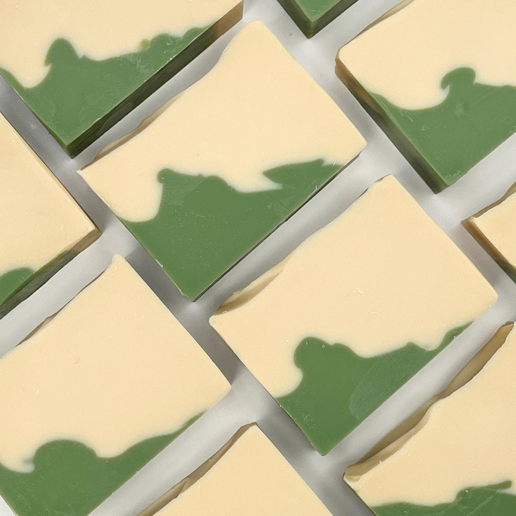 Our handmade Gardenia soap bar is made with moisturizing Shea Butter.